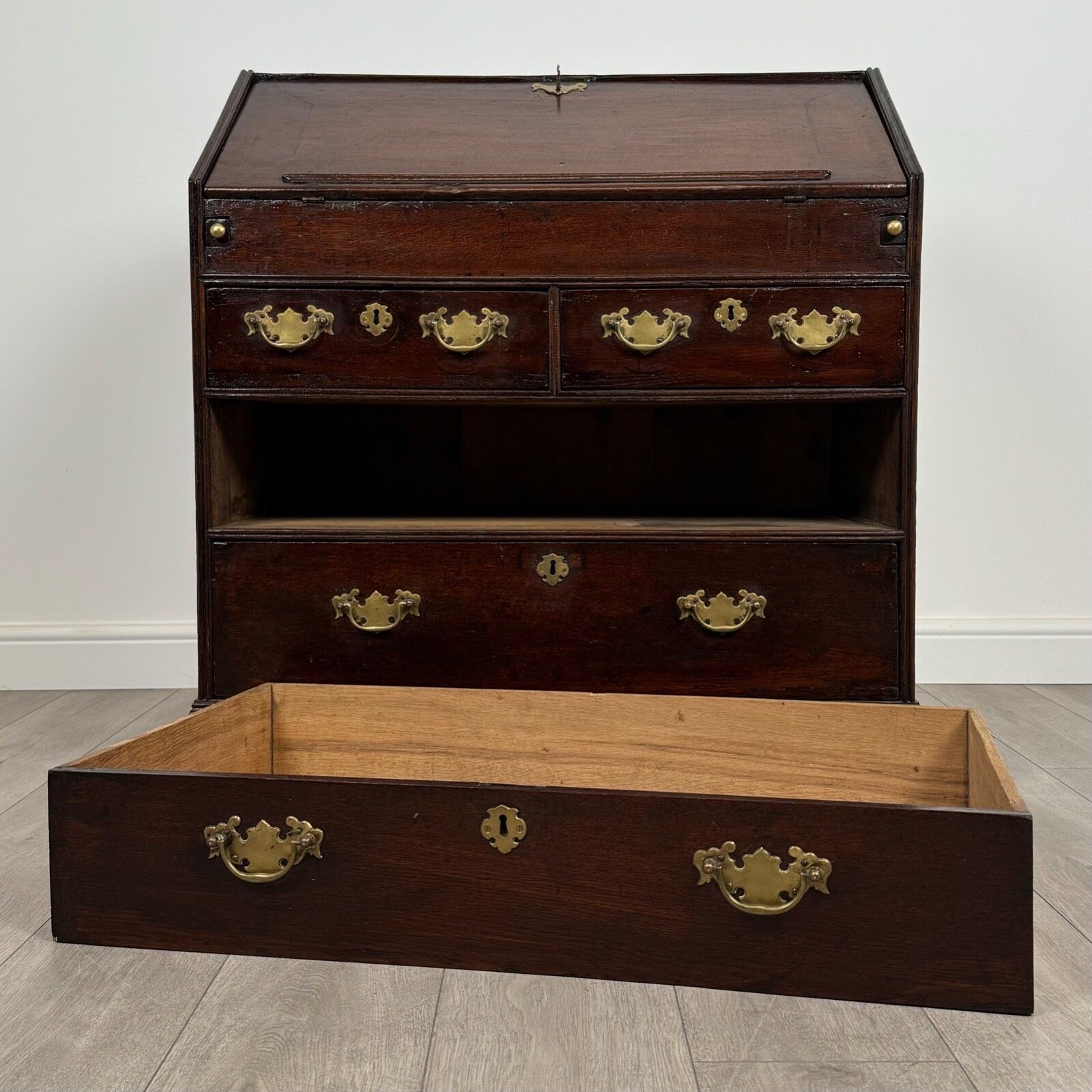 1185.0 Antique 17th Century Bureau Of Finest Quality In Oak photo
