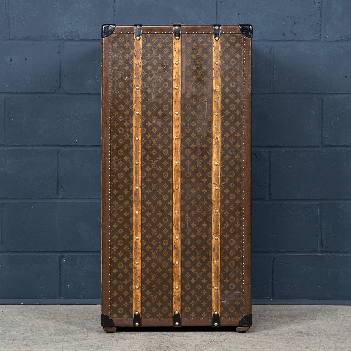 20th Century Louis Vuitton Wardrobe Trunk In Monogram Canvas, France C.1950 photo vinterior