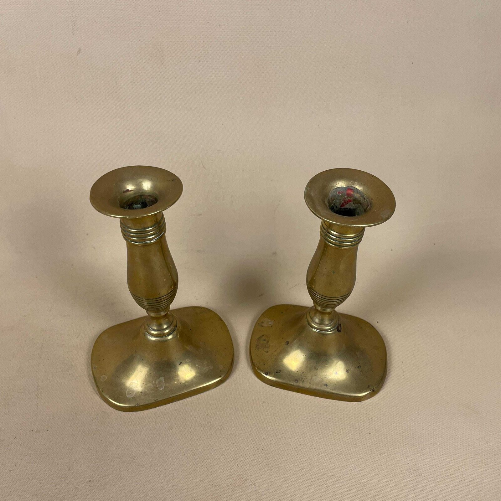 Antique Matching Pair Of Gold Brass Metal Candlestick Candle Stick Vintage Column Taper Dinner Candlesticks Oval Base Column Pillar photo Home Decor