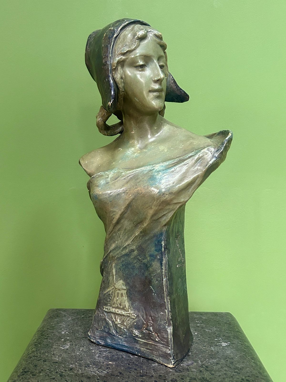 Antique Art Nouveau Goldscheider Polychrome Terracotta Bust Of A Dutch Maiden C.1900 photo vinterior