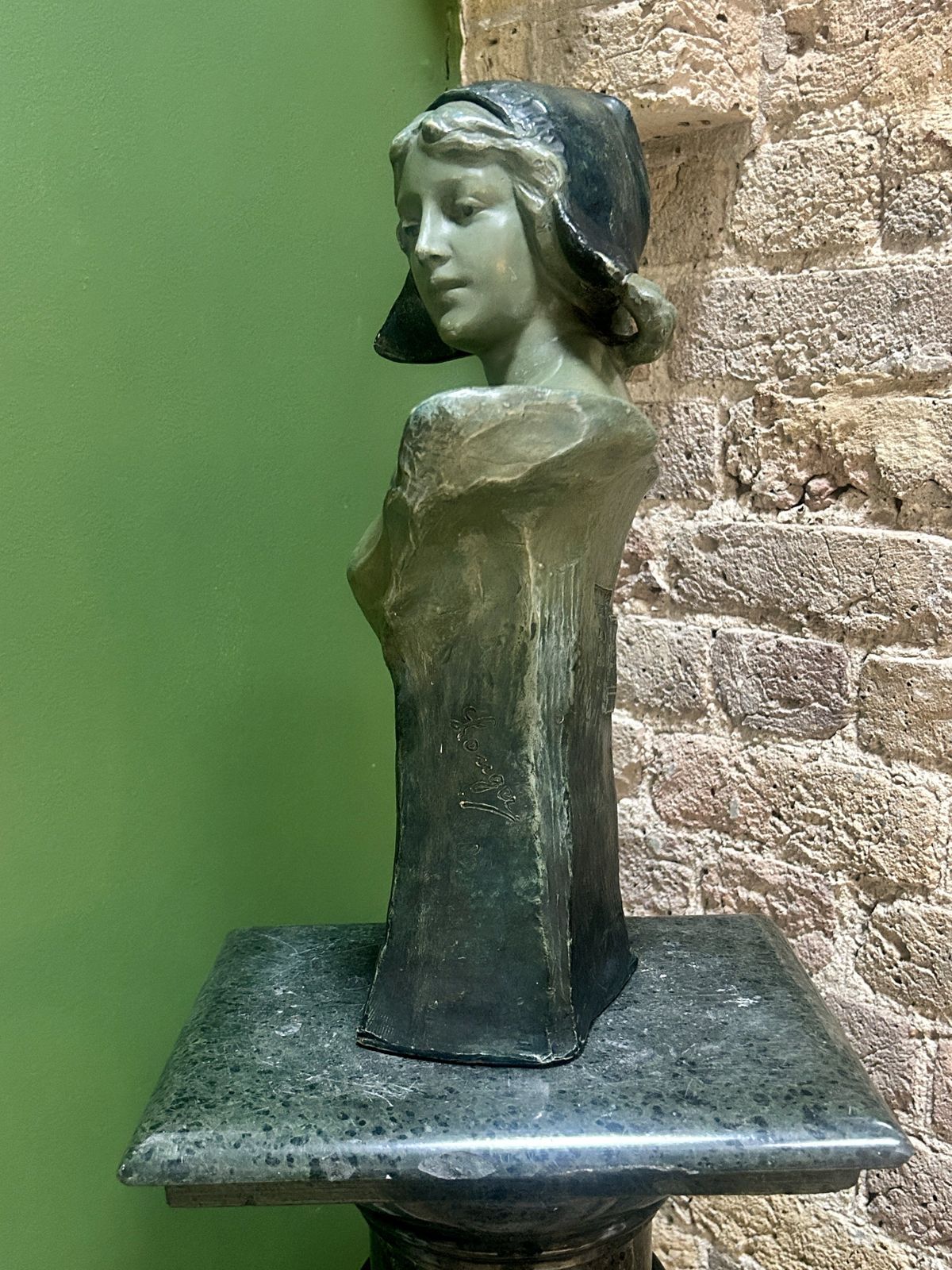 Antique Art Nouveau Goldscheider Polychrome Terracotta Bust Of A Dutch Maiden C.1900 photo buy