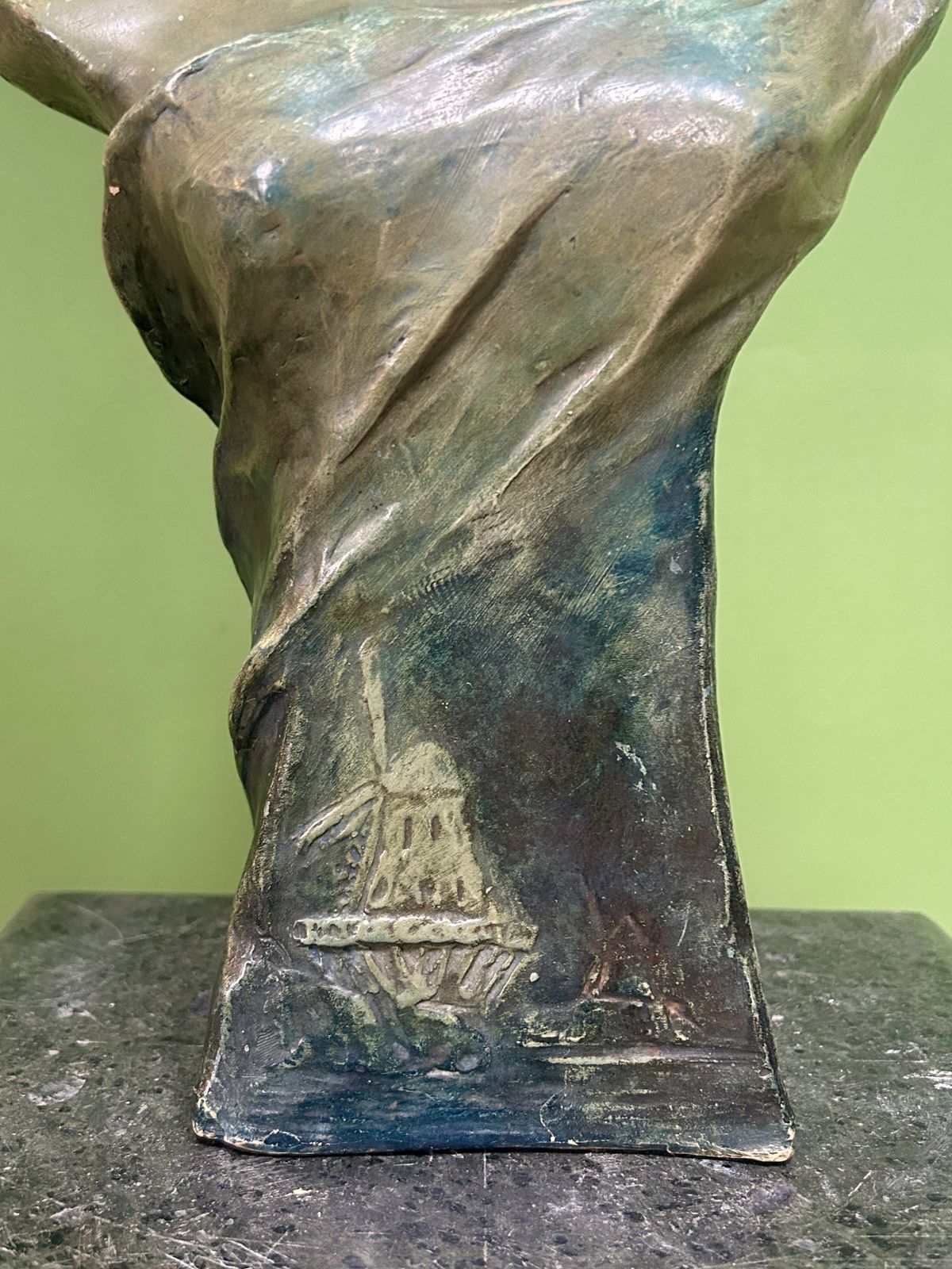 photo vinterior Antique Art Nouveau Goldscheider Polychrome Terracotta Bust Of A Dutch Maiden C.1900