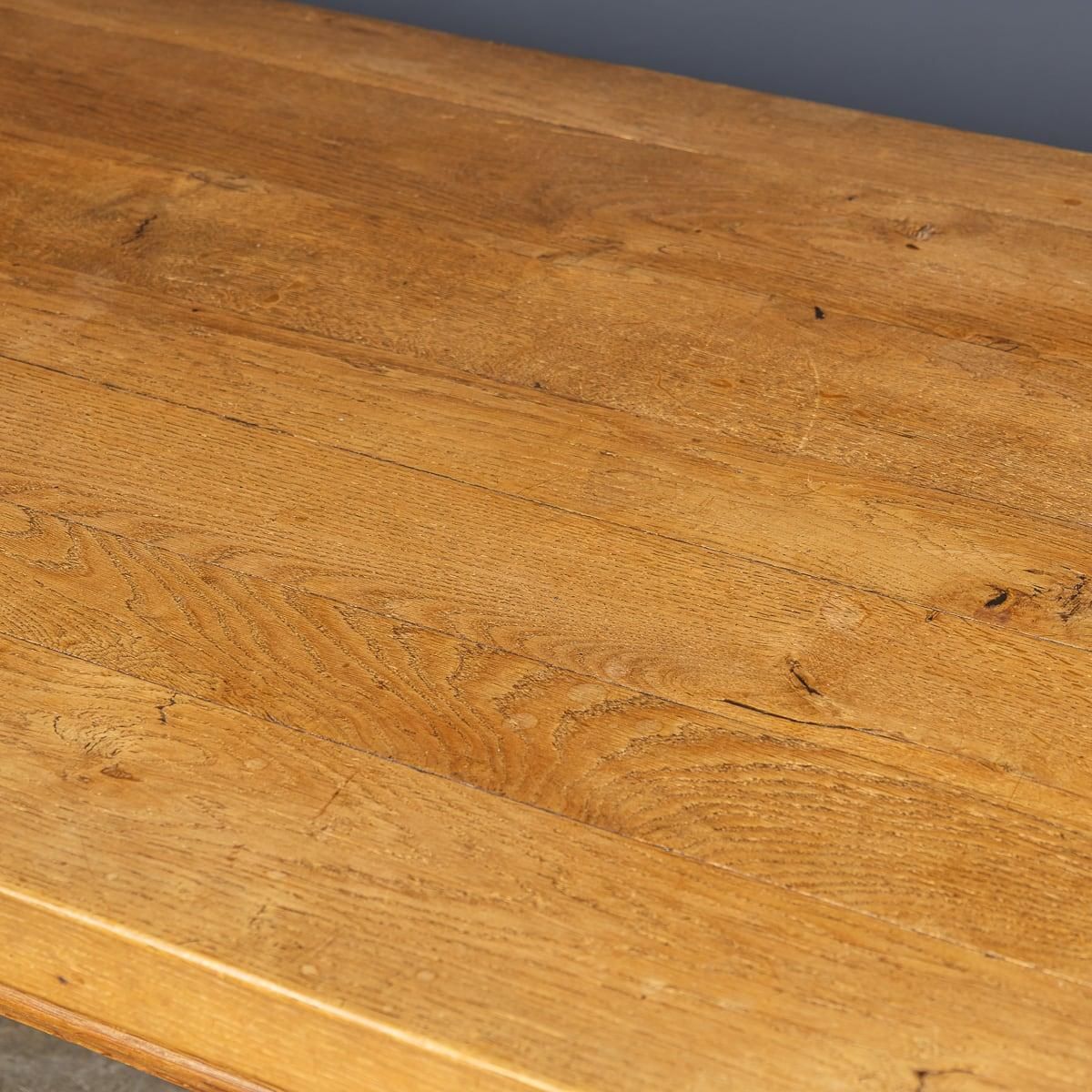 photo vinterior Antique 20th Century Spanish Oak Refectory Table C.1900