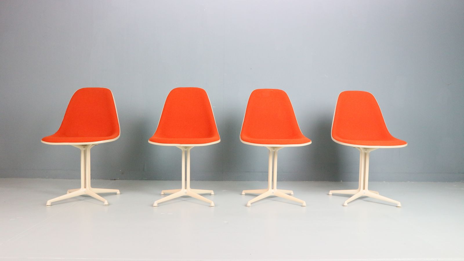 Charles & Ray Eames Set Of 4 Orange "La Fonda" Chairs For Herman Miller, 1960 photo furniture