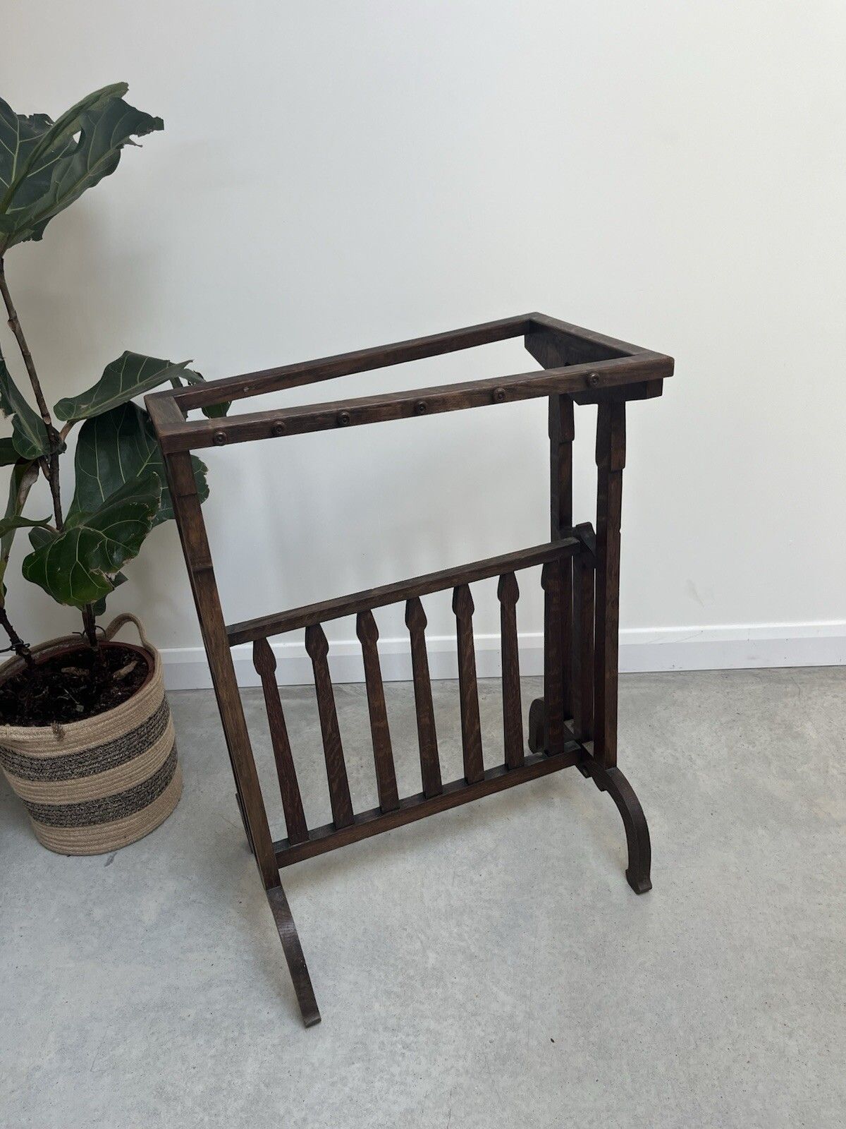 110.0 Asymmetric Arts & Crafts Oak Towel Rail photo
