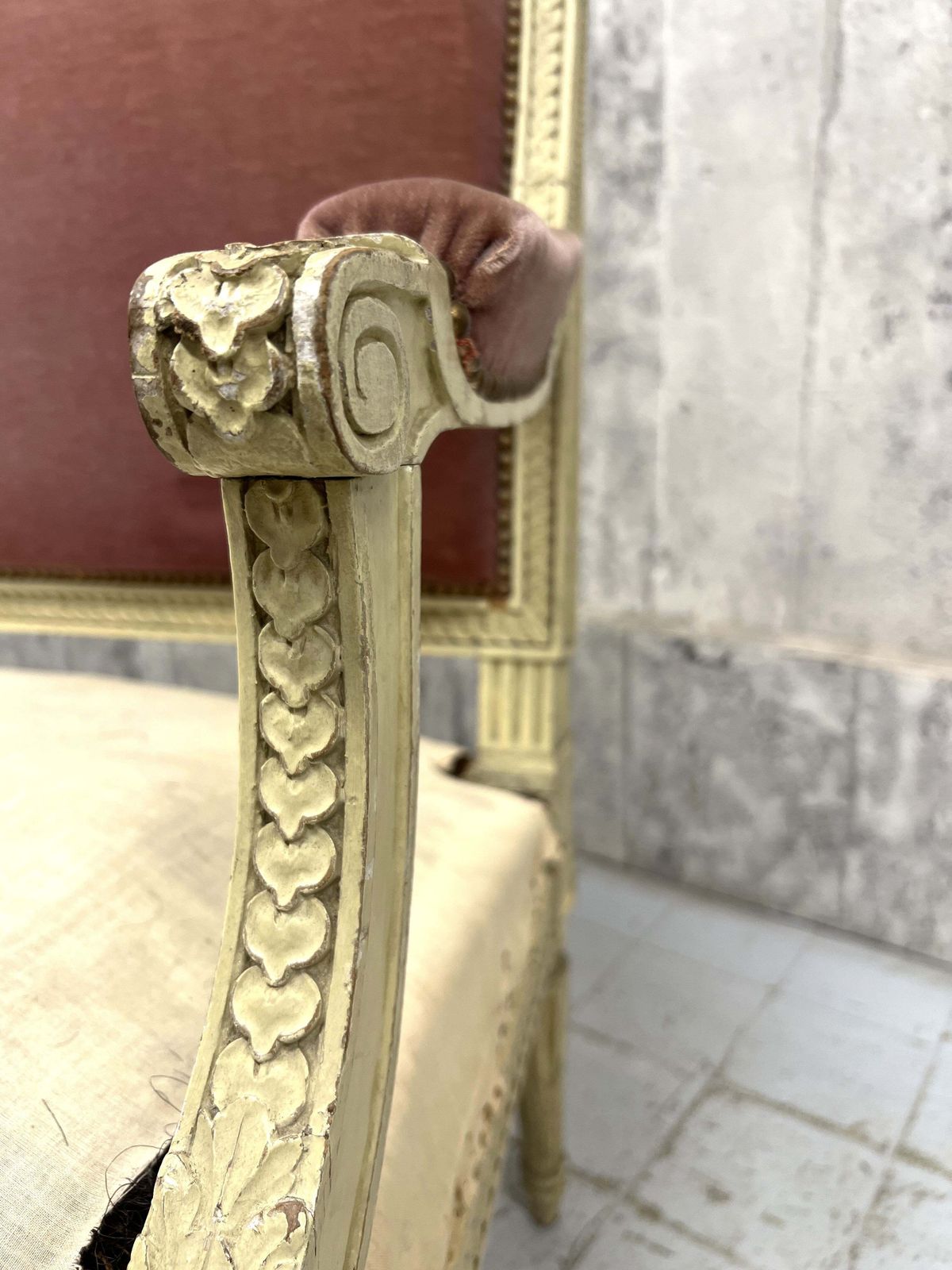 photo furniture Shabby Chic Antique French Canape Sofa Bench
