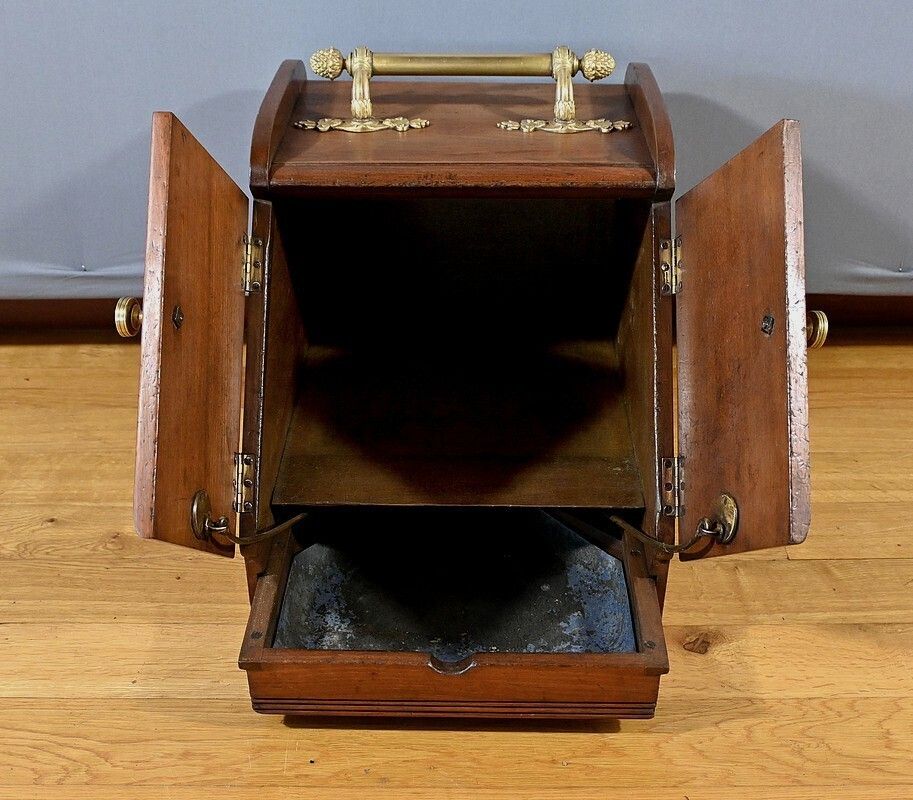 photo furniture Mahogany Charcoal Reserve – Late 19th Century