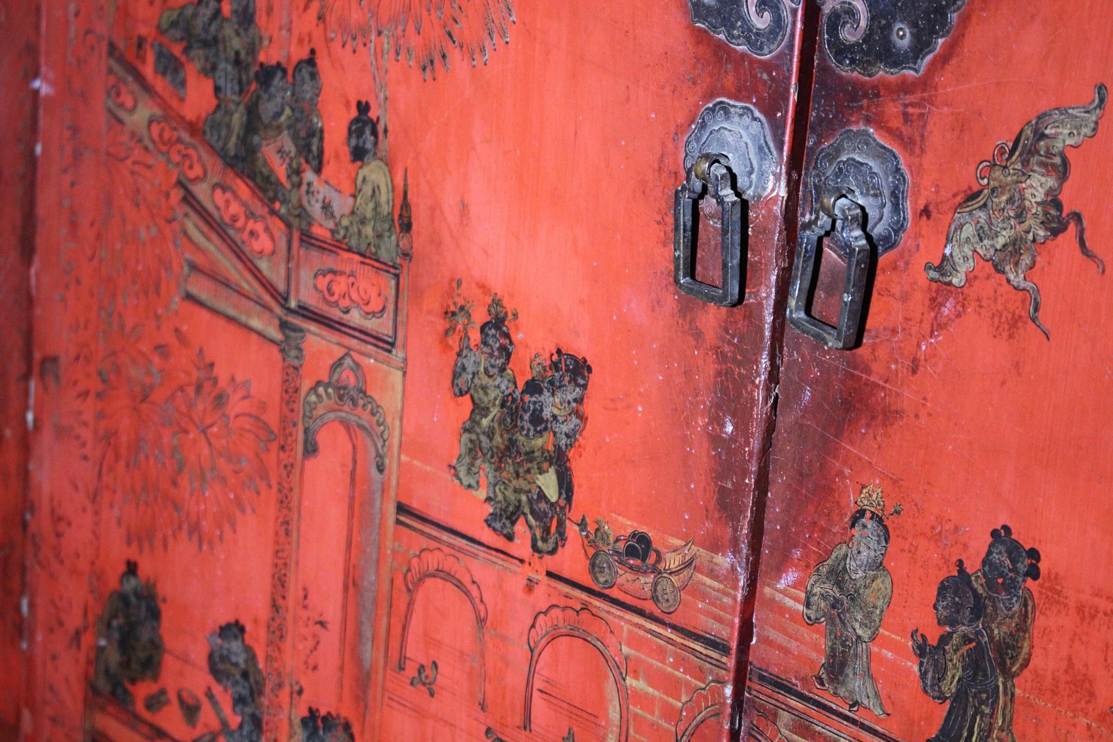 19th C English Country House Scarlet Red Chinoiserie Lacquered Cabinet Armoire photo for sale