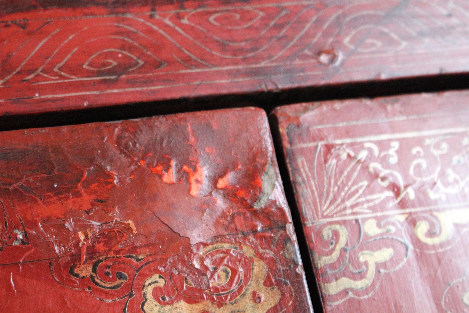 19th C English Country House Scarlet Red Chinoiserie Lacquered Cabinet Armoire photo vinterior