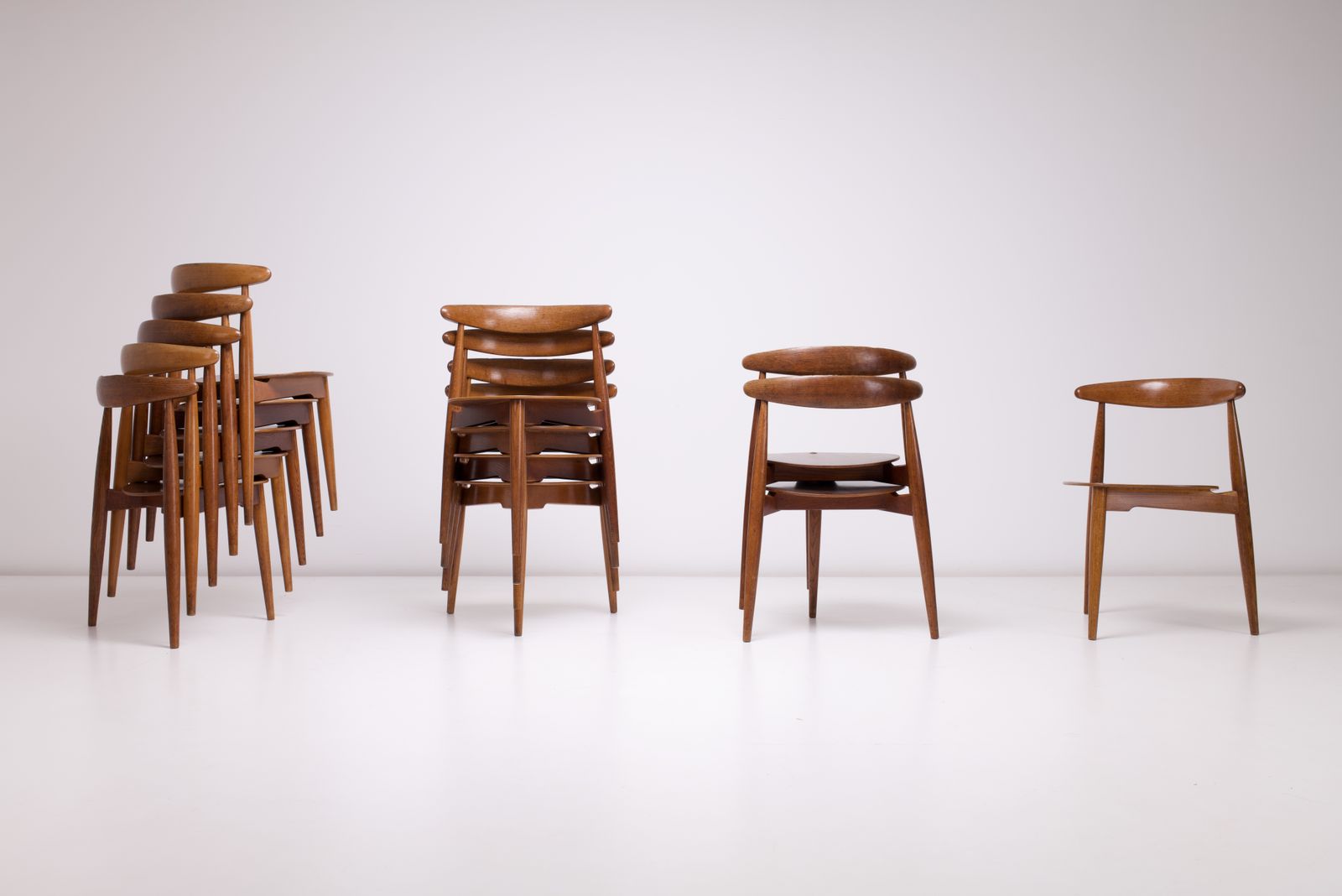Set Of Twelve   Hans J Wegner Stacking Dining Chairs Model Fh4103 / Heart For Fritz Hansen C1952 photo vinterior
