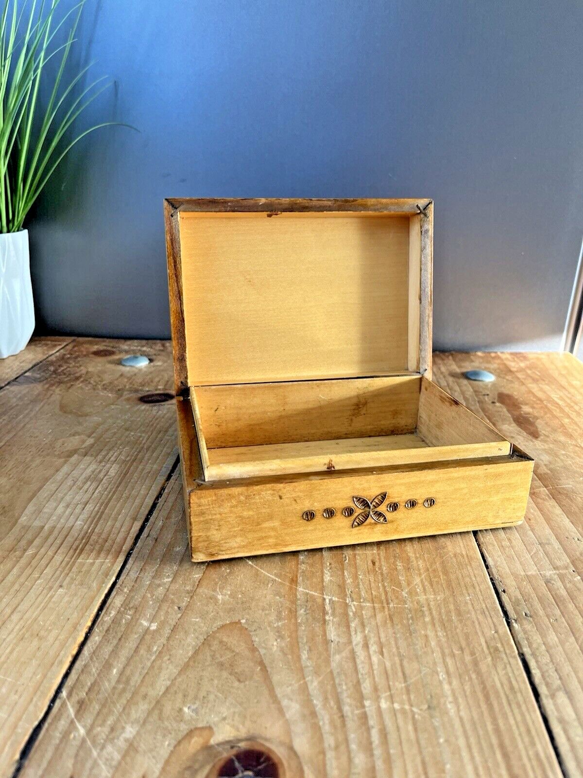 photo furniture Antique Hand Carved Wooden Chicken Rooster Hen Brass Inlaid Folk Art Box Scandi