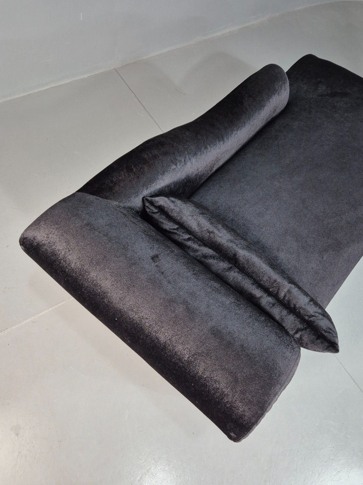 photo vinterior Vintage Chaise Lounge Black Velvet Velour Modern Eb8202 Vcha
