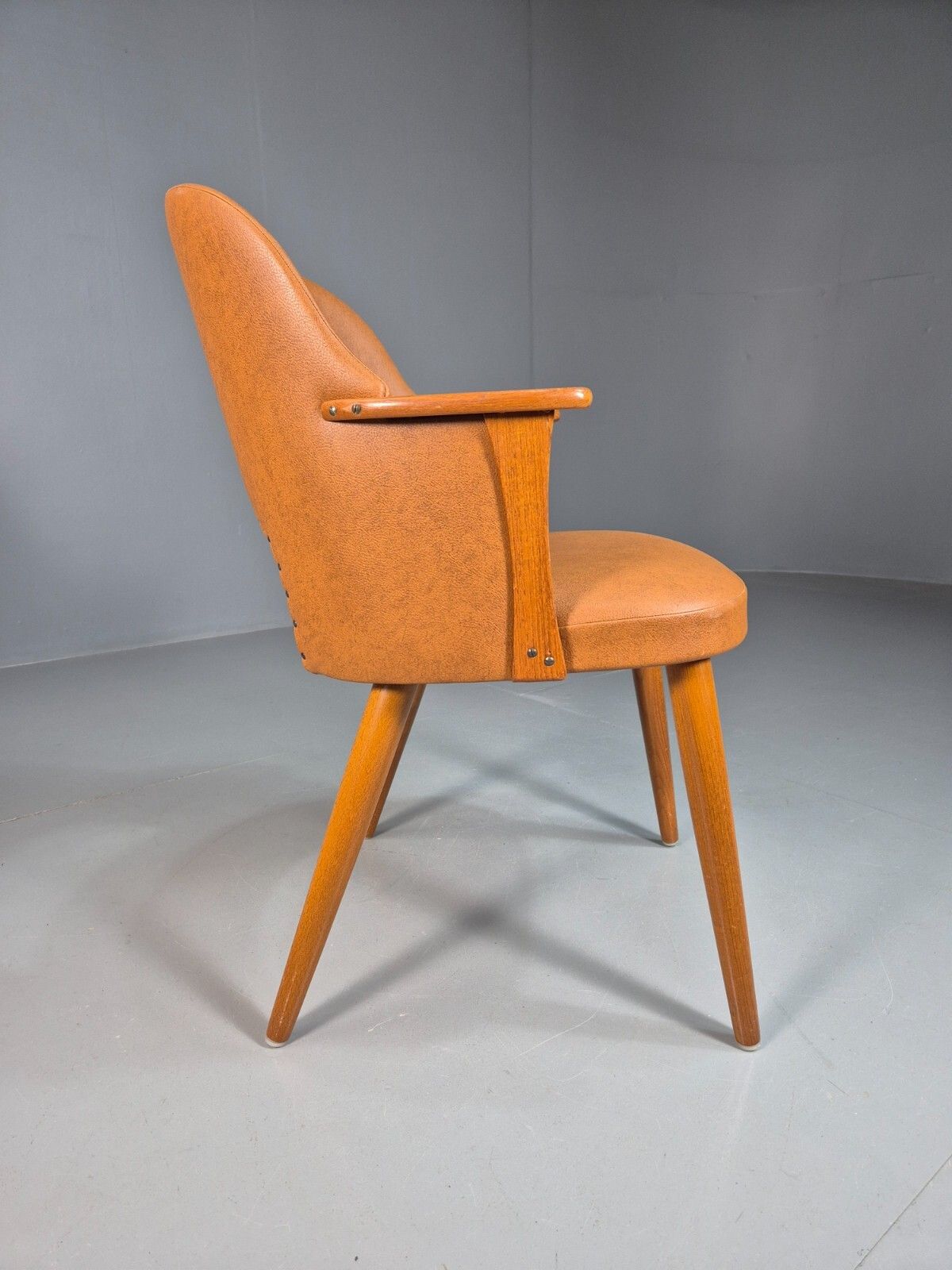 Vintage Danish Tan Vinyl And Beech Arm Chair Eb7764 Mnor photo vinterior