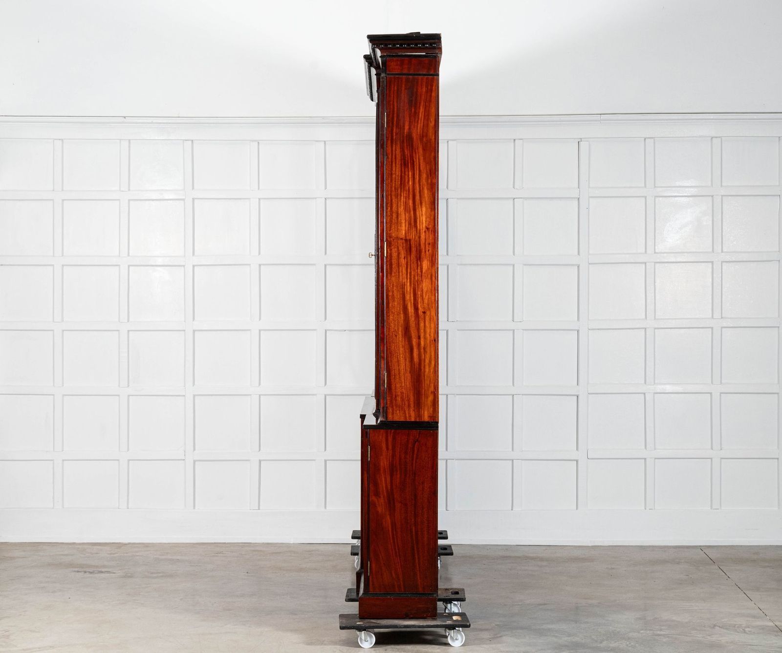 Monumental Irish Georgian Ebonised Mahogany & Astral Glazed Breakfront Bookcase   photo vinterior