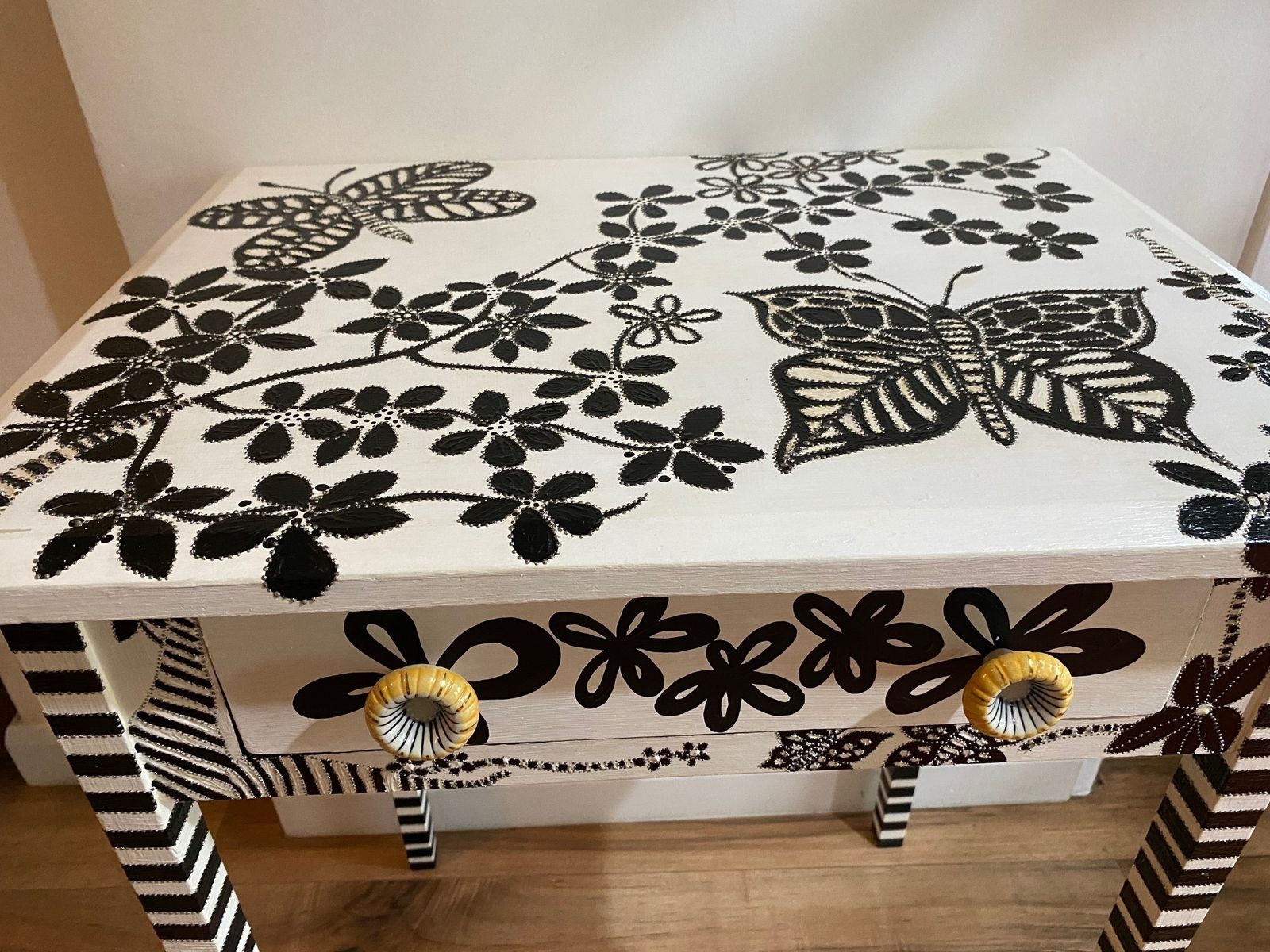 photo furniture Black And White Hand Painted Blooms And Butterflies Side Table With Embellishments