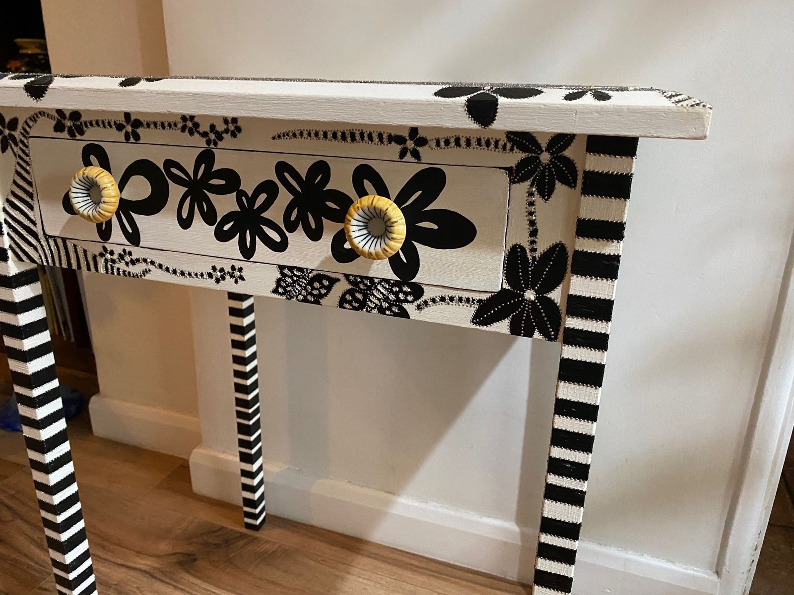 photo vintage Black And White Hand Painted Blooms And Butterflies Side Table With Embellishments