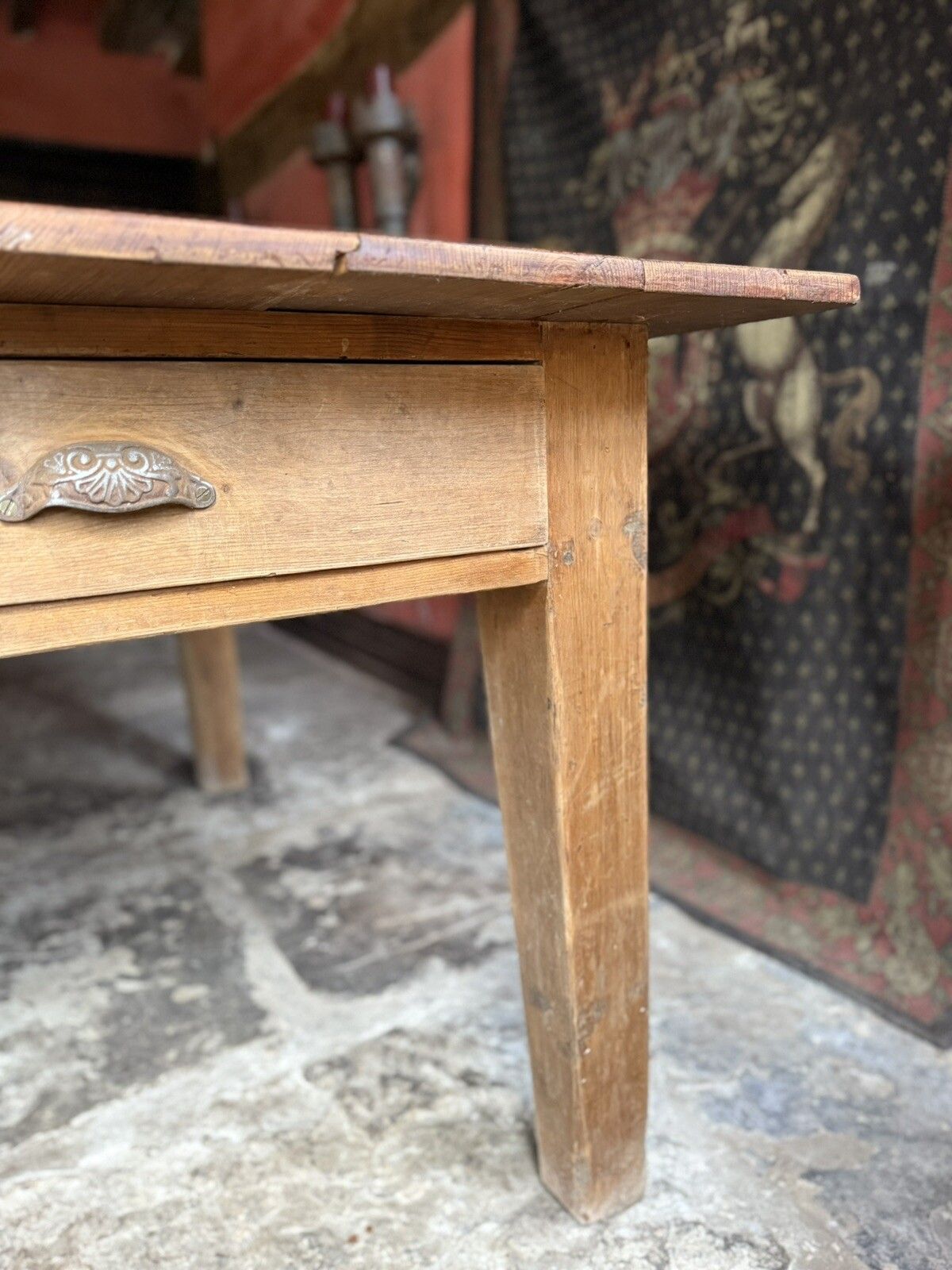 photo vintage Original English Antique Pine Rustic Farmhouse Kitchen Plank Dining Table 1800's
