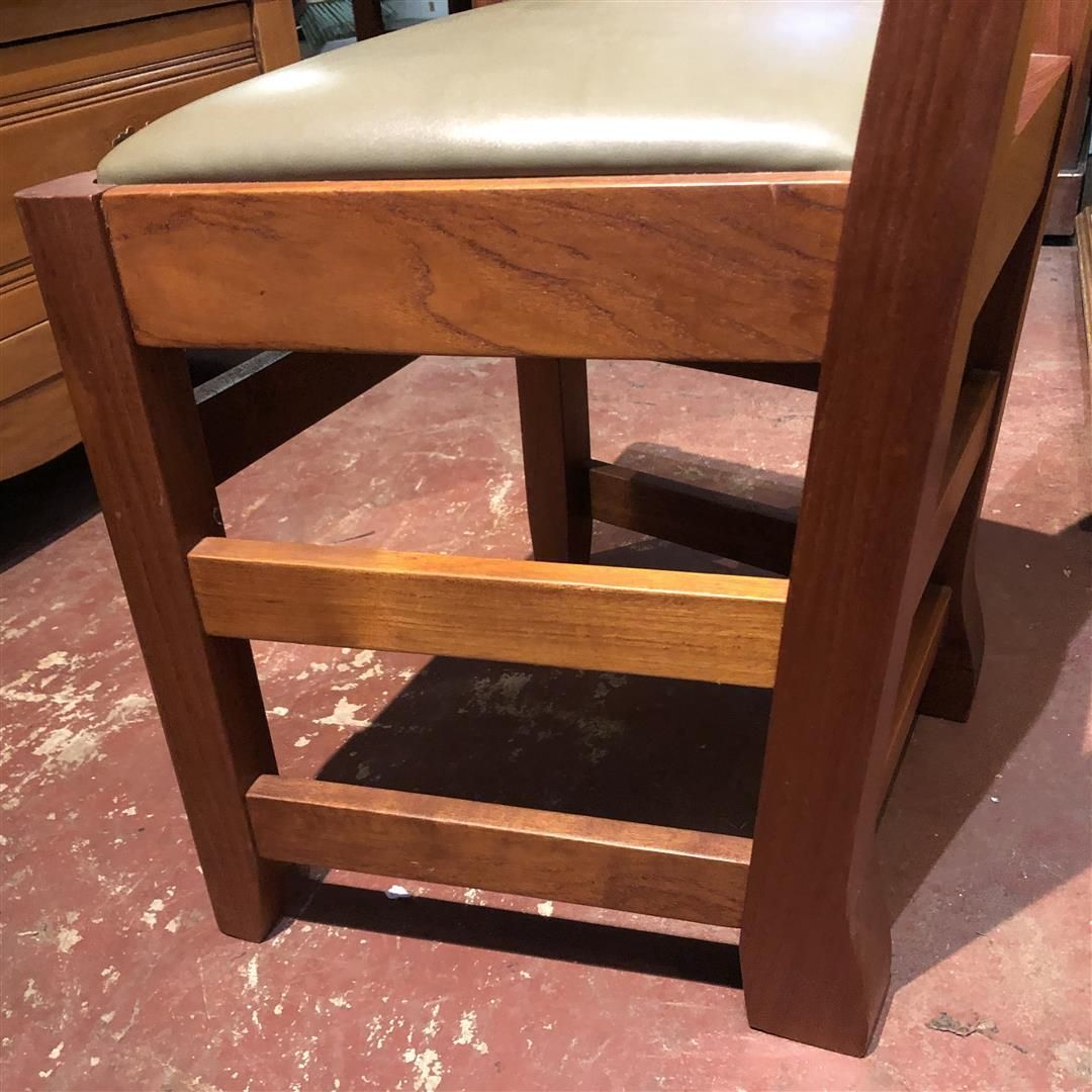 photo vinterior Set Of Four Brutalist Teak Dining Chairs With Leather Seats