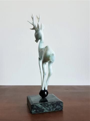 Istvan Komaromy Art Deco Lampworked Blue Glass Stag Sculpture On Marble Plinth Base, 1950s, British photo vinterior