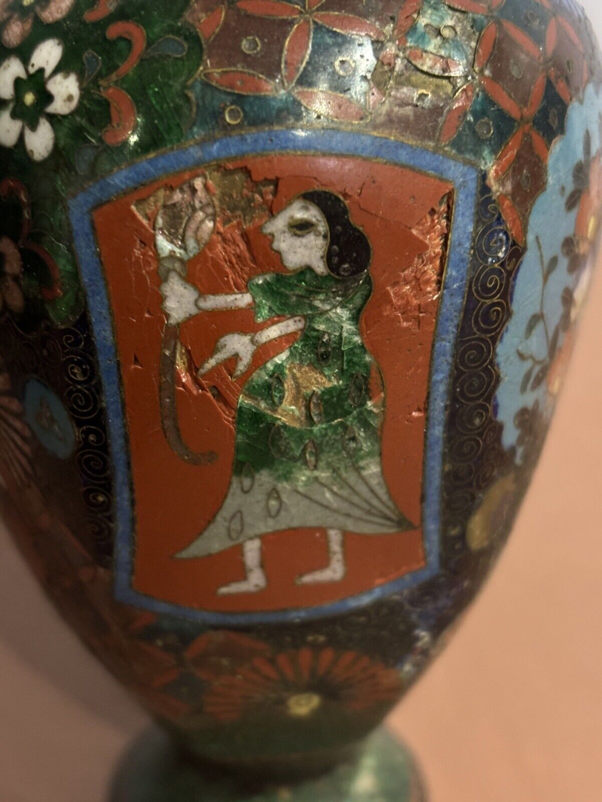 Antique Cloisonné Vases. Good Quality And Highly Decorated. photo vinterior