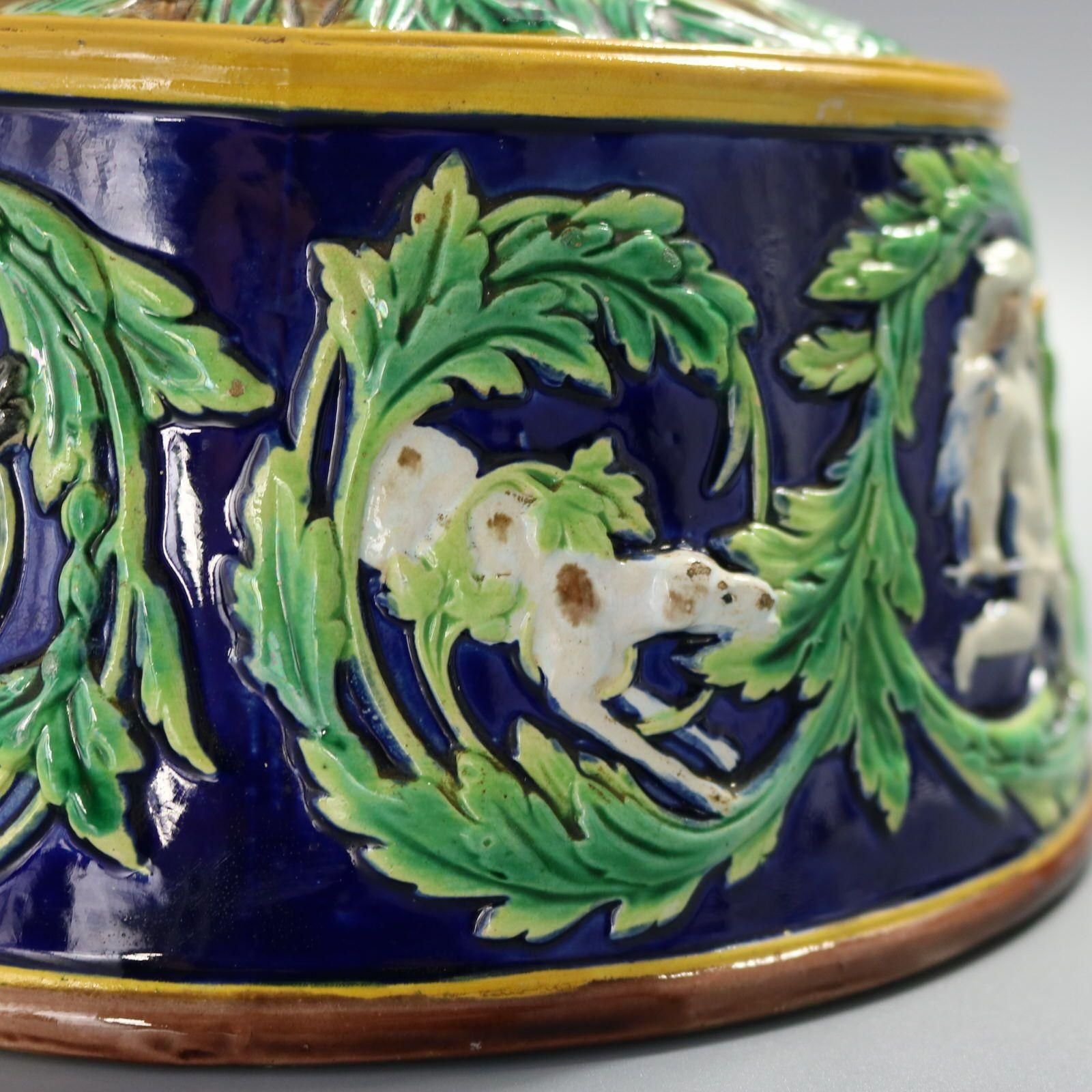 7416.0 George Jones Majolica Deer Game Pie Dish And Liner photo