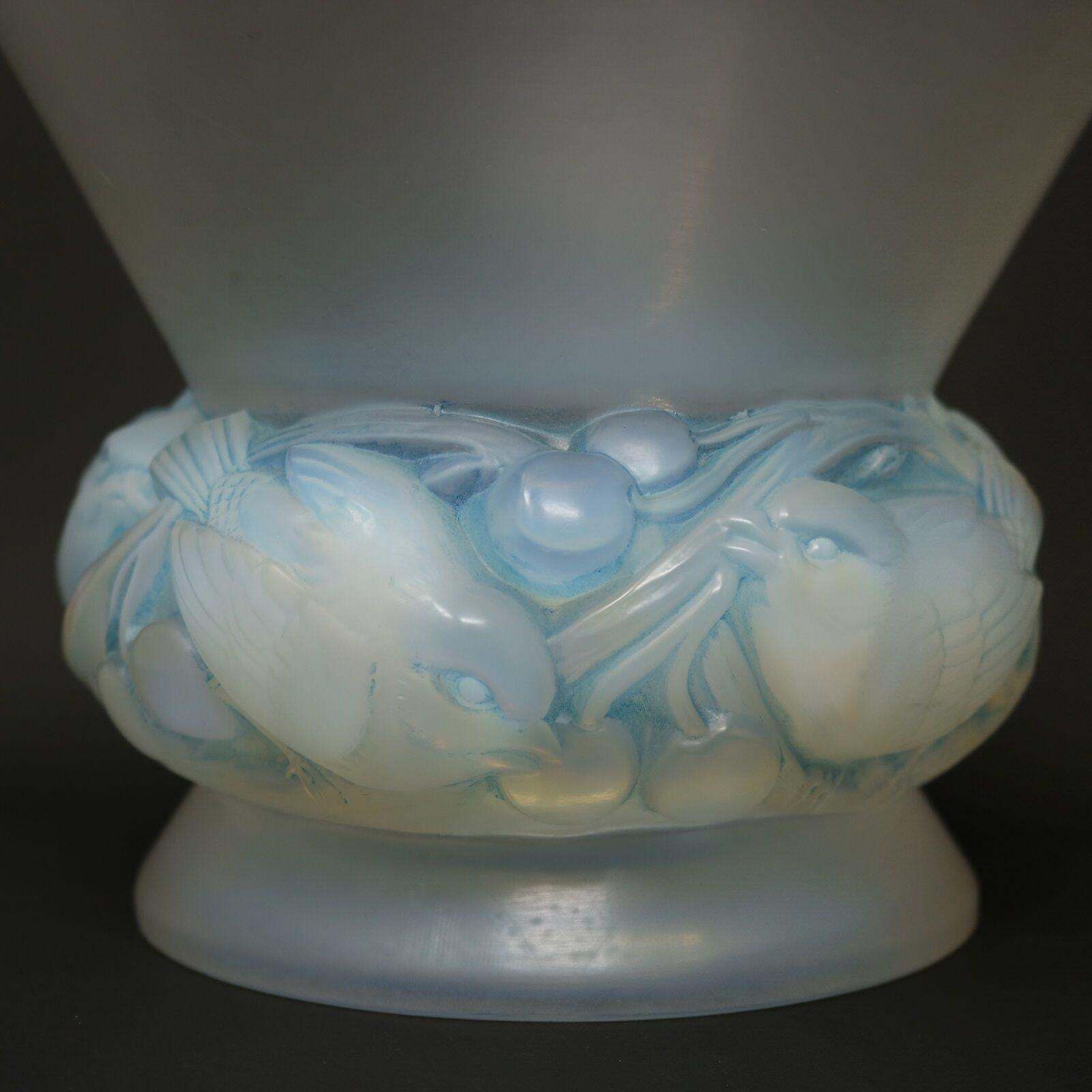 Rene Lalique Opalescent Glass 'Pinsons' Vase photo vinterior