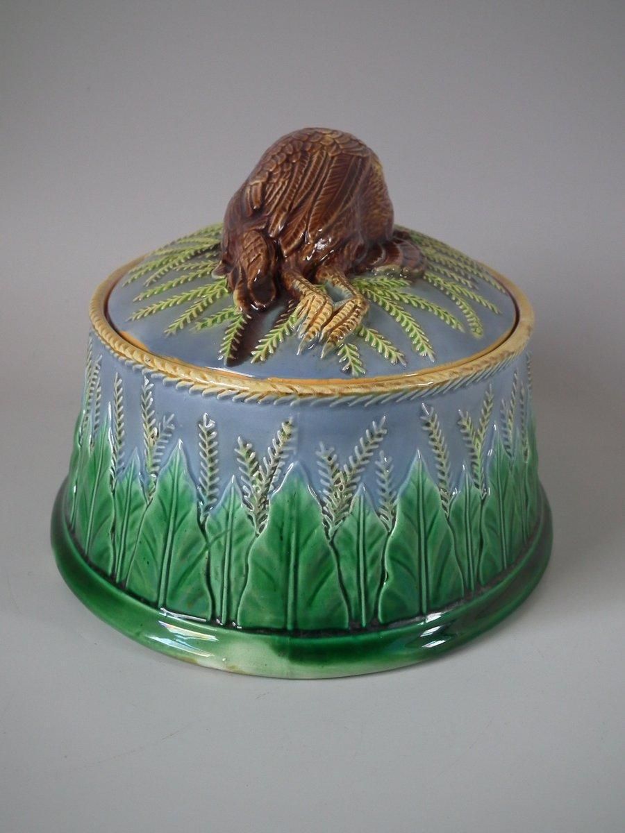 photo vinterior George Jones Majolica Partridge Game Pie Dish And Cover
