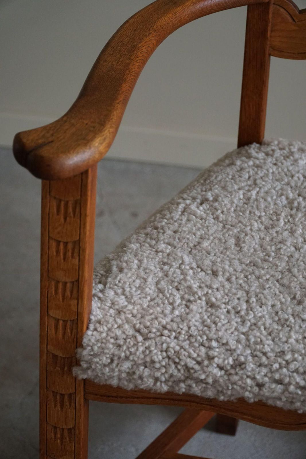 photo vinterior Classic Armchair In Oak & Lambswool Seat, Danish Mid Century Modern, 1950s