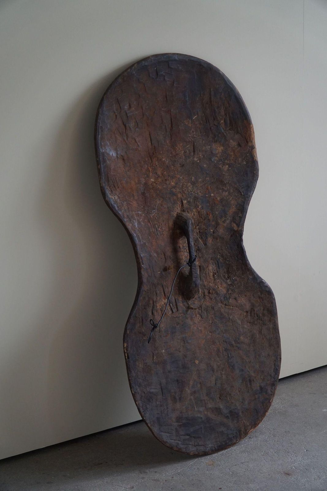African Vintage Shield, Tribal Wall Art, Songye Shield, Congo, Mid 20th Century photo vinterior