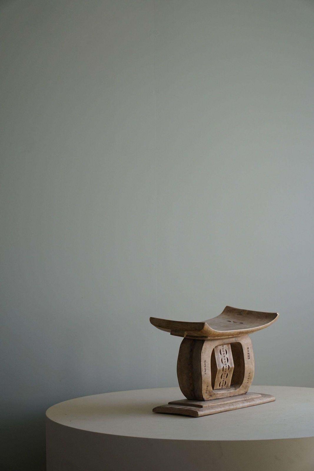 Ashanti Stool, West African Hand Carved Hardwood Stool, Wabi Sabi, 20th Century photo furniture