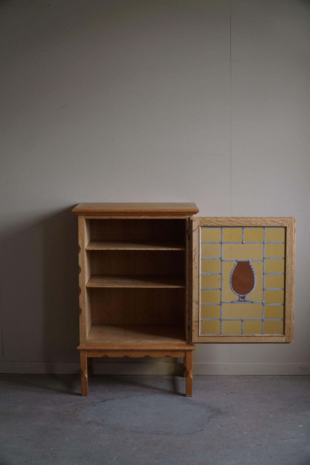 photo furniture Mid Century, Small Oak Cabinet With Glass Front, Danish Cabinetmaker, 1960s