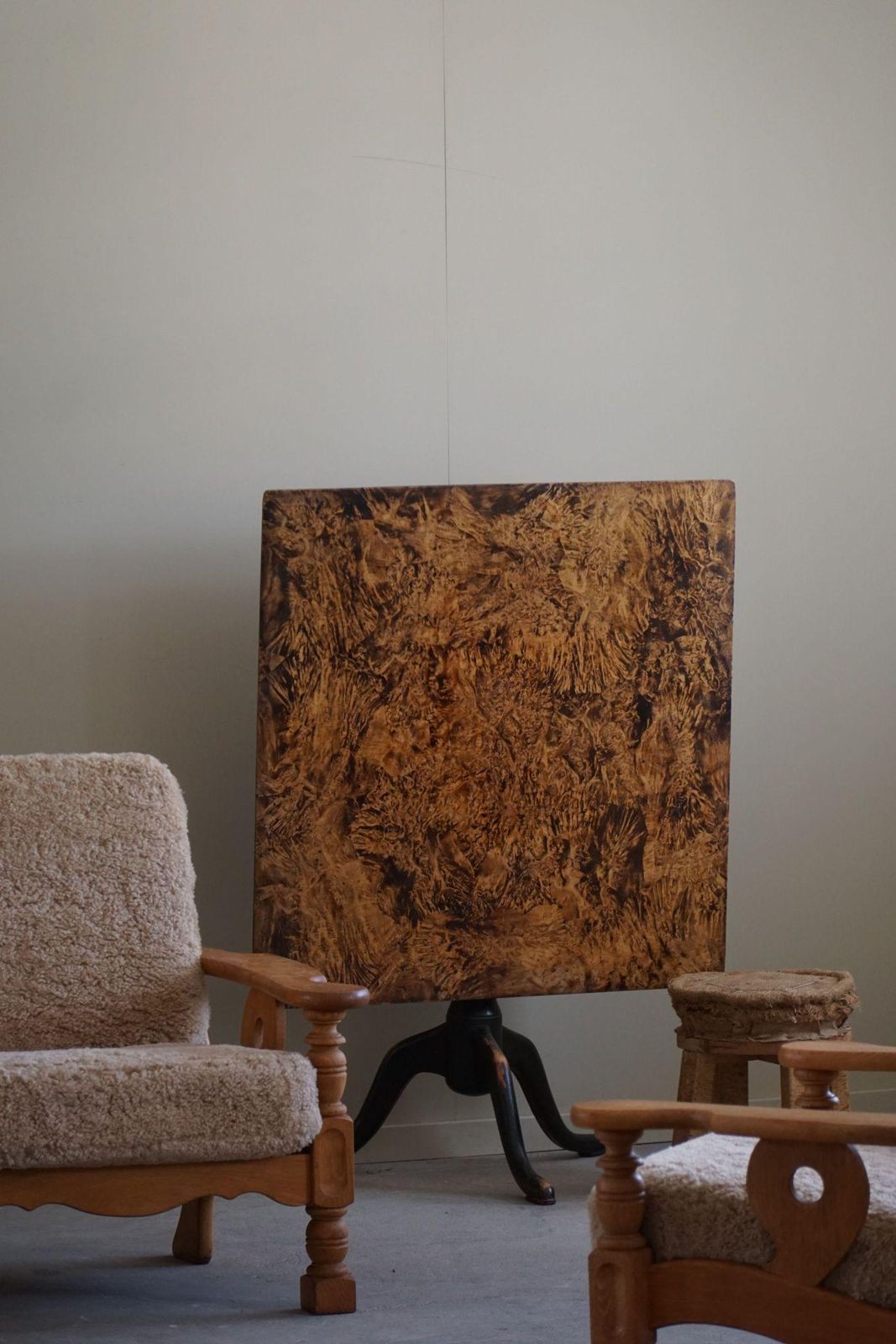photo furniture Antique Square Drop Leaf Table In Burl Wood, Handcrafted In Sweden, 19th Century