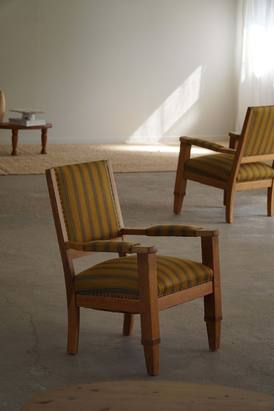 photo vinterior Pair Of Art Deco Armchairs In Oak & Fabric, Danish Cabinetmaker, 1940s