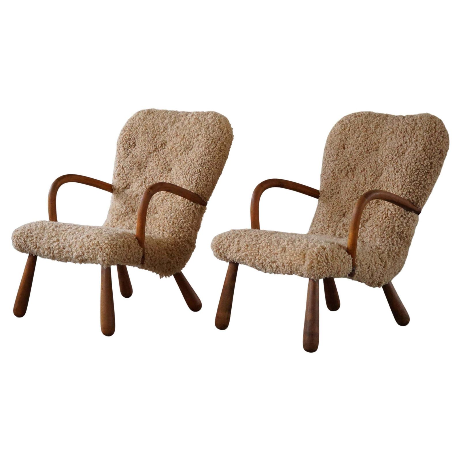 Pair Of Clam Lounge Chairs In Lambswool, Skive Møbelfabrik, Denmark, 1950s
