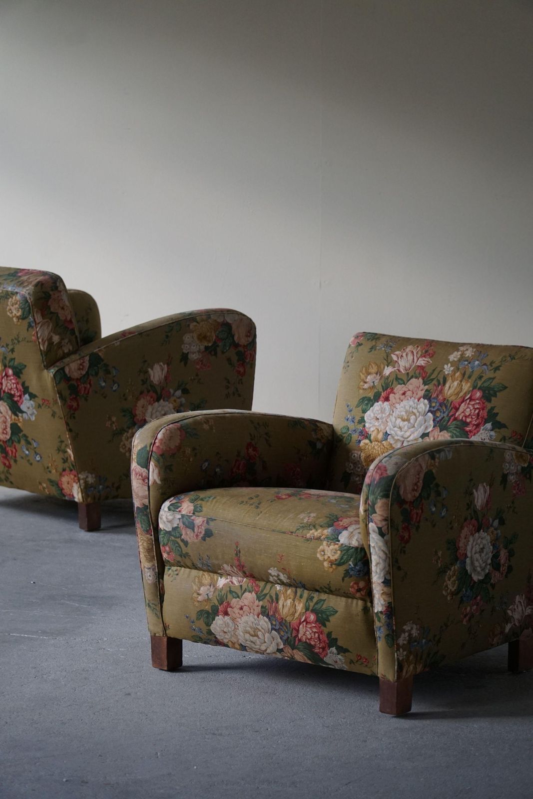 Danish Mordern Pair Of Curved Lounge Chairs, Original Fabric, Fritz Hansen, 1940 photo buy
