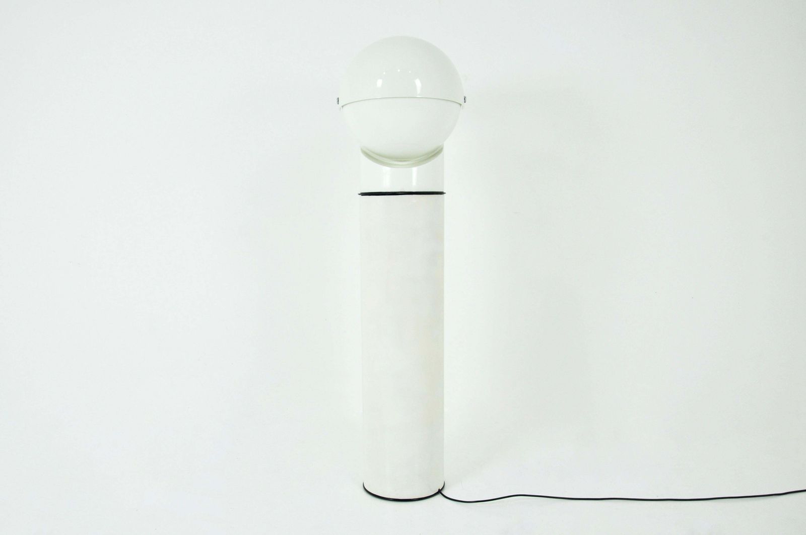 photo furniture "Pileo Mezzo" Floor Lamp By Gae Aulenti For Artemide, 1970s