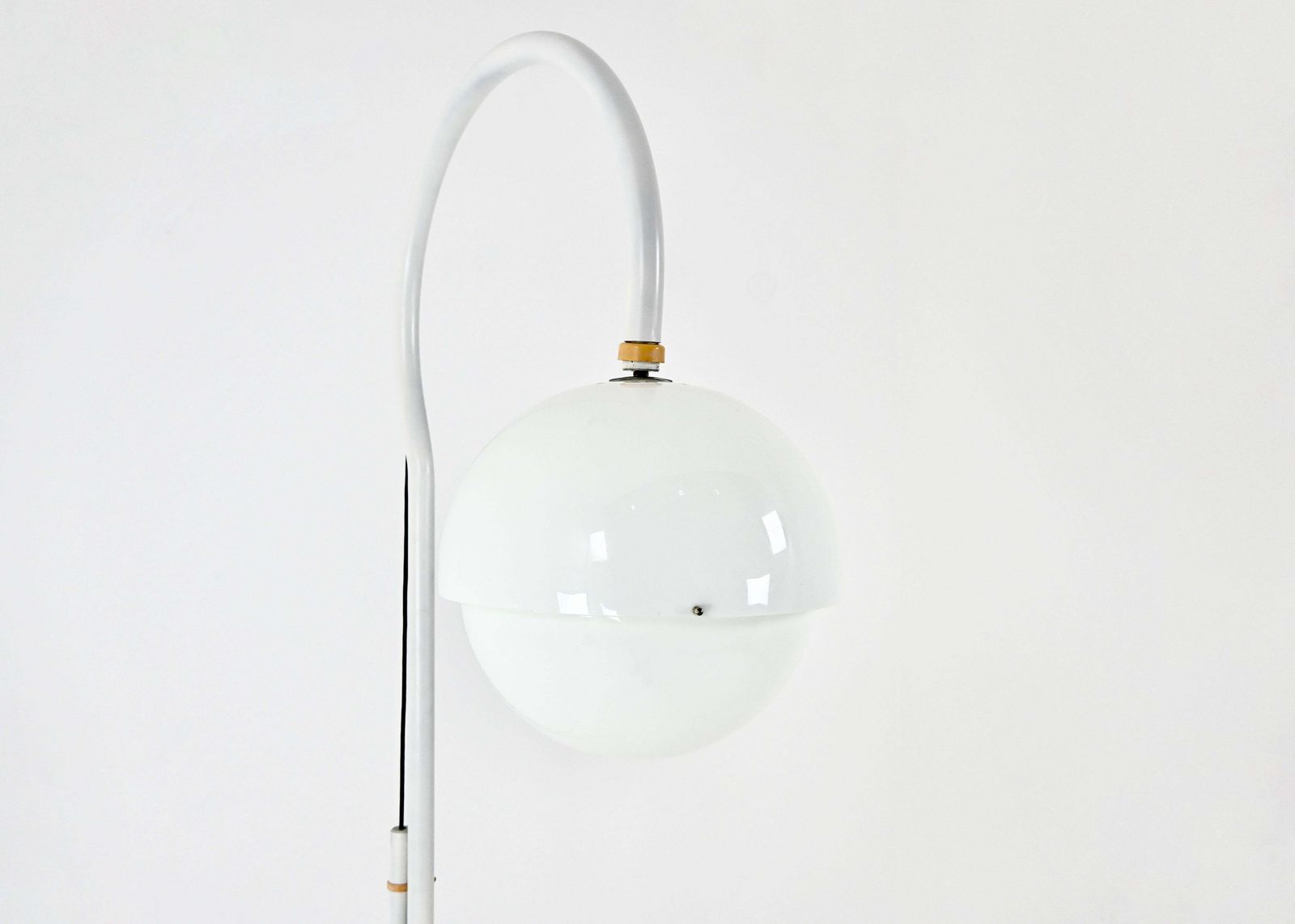 photo furniture 4055 Floor Lamp By Luigi Bandini Buti For Kartell, 1960s
