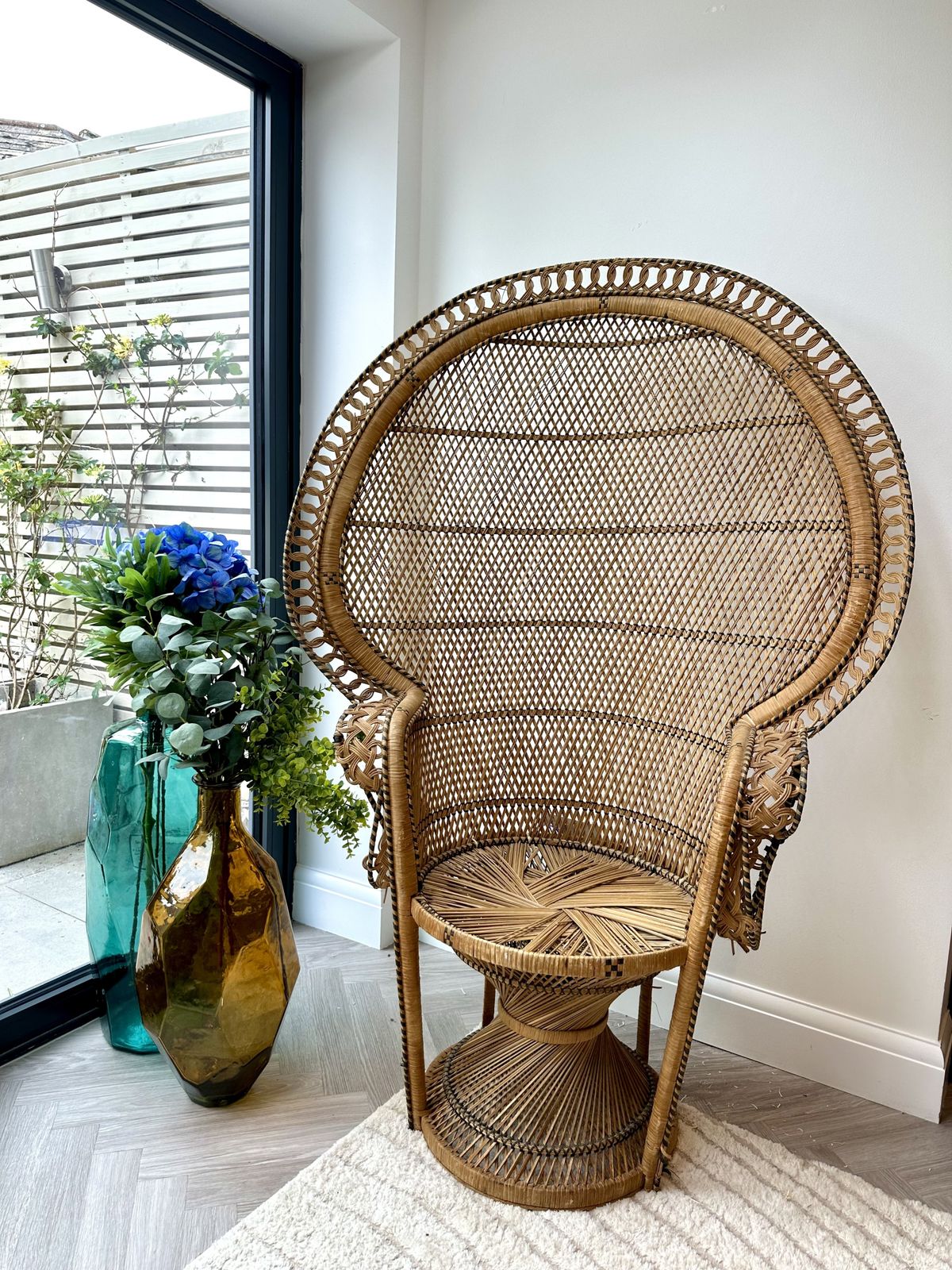 Mid Century 1970’s Emmanuel Peacock Chair photo 950.0