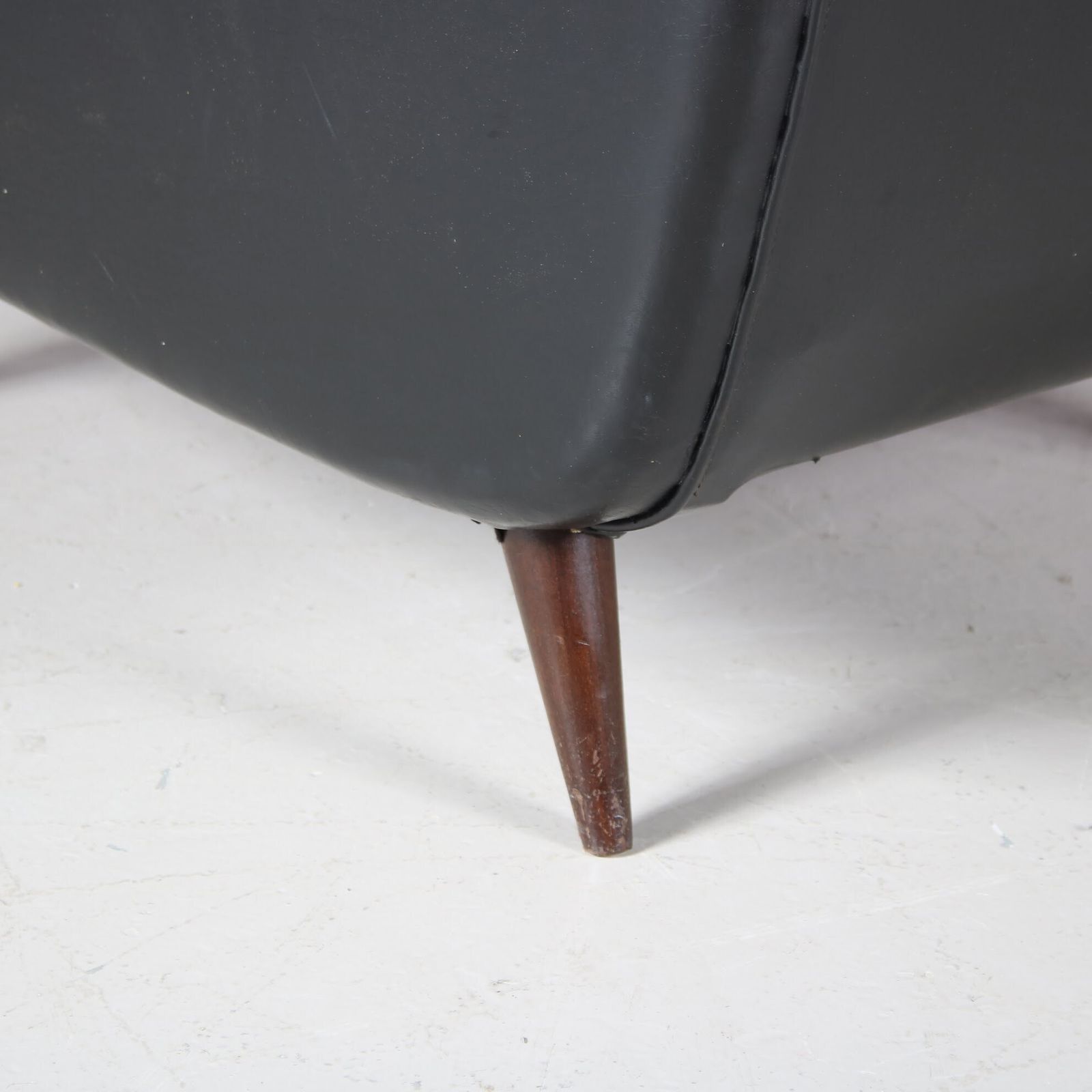 photo furniture “802” Chair By Carlo De Carli For Cassina, Italy 1950