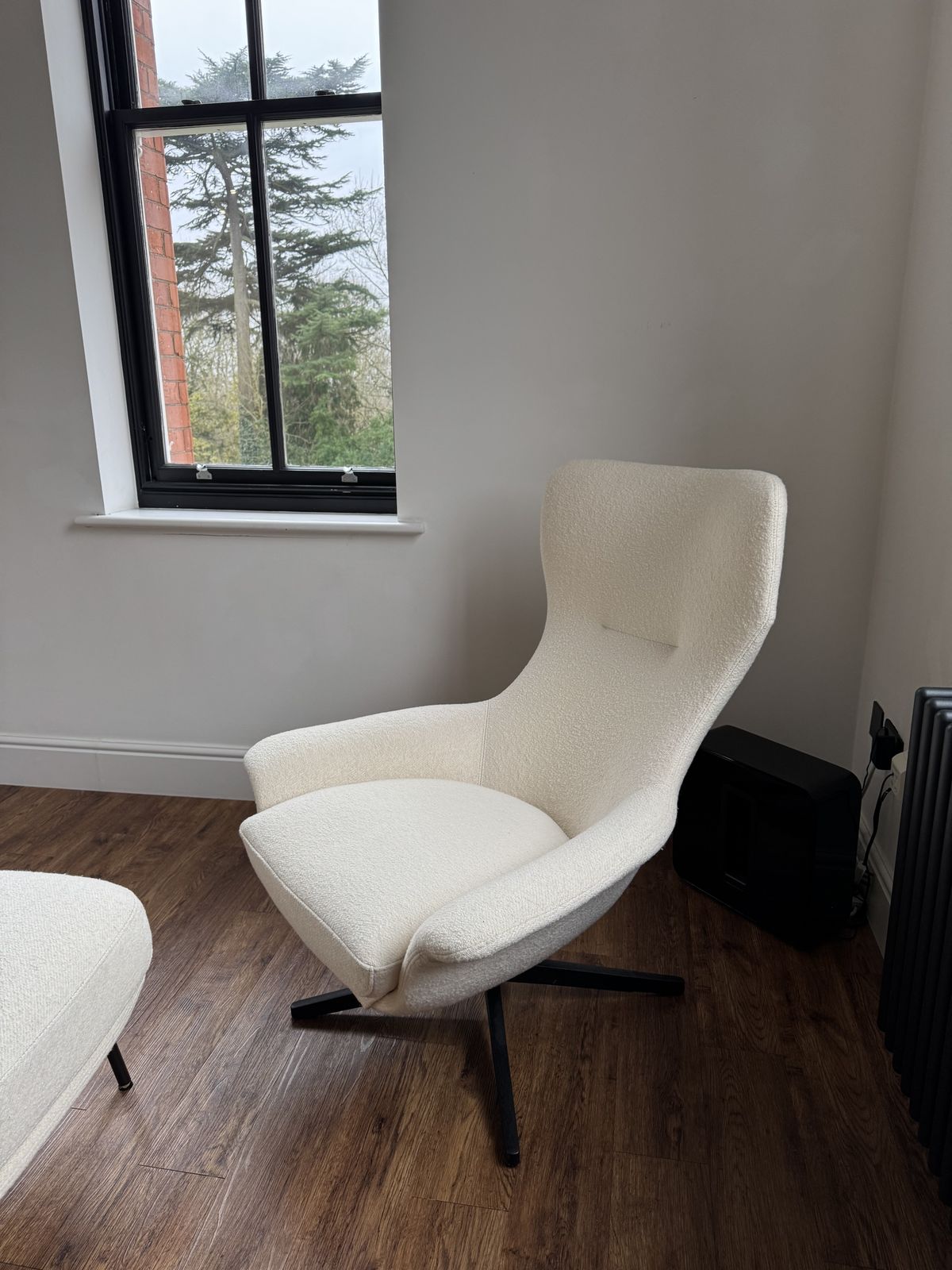 Kingsliving Boucle Chair & Foot Stall Rrp£3385 photo vinterior