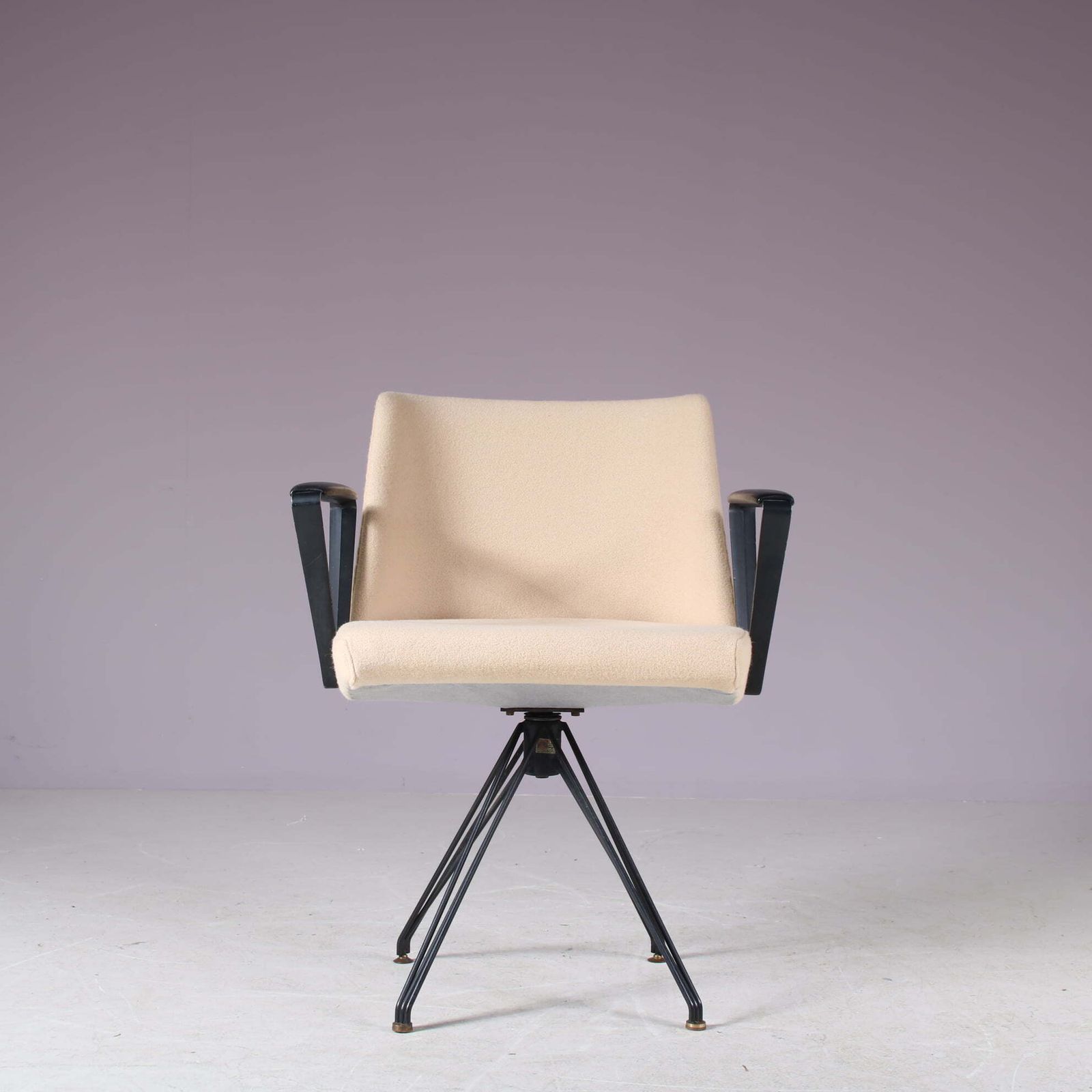 “P99” Chair By Osvaldo Borsani For Tecno, Italy 1950 photo furniture