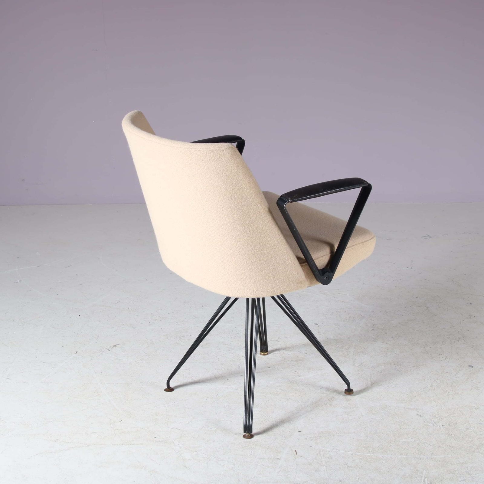 photo furniture “P99” Chair By Osvaldo Borsani For Tecno, Italy 1950