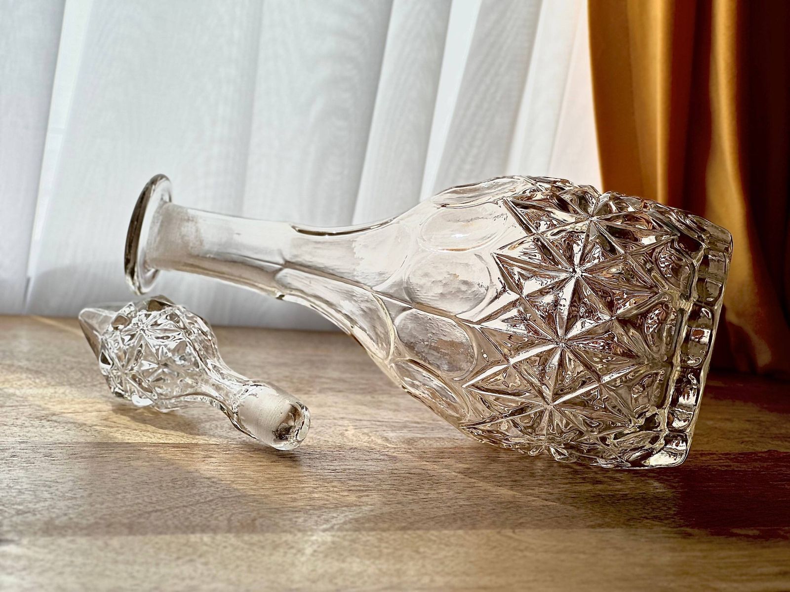 Victorian Glass Decanter With Faceted Stopper, Diamond & Oval Moulded Design, Antique Crystal Bottle C.1870 photo 105.0