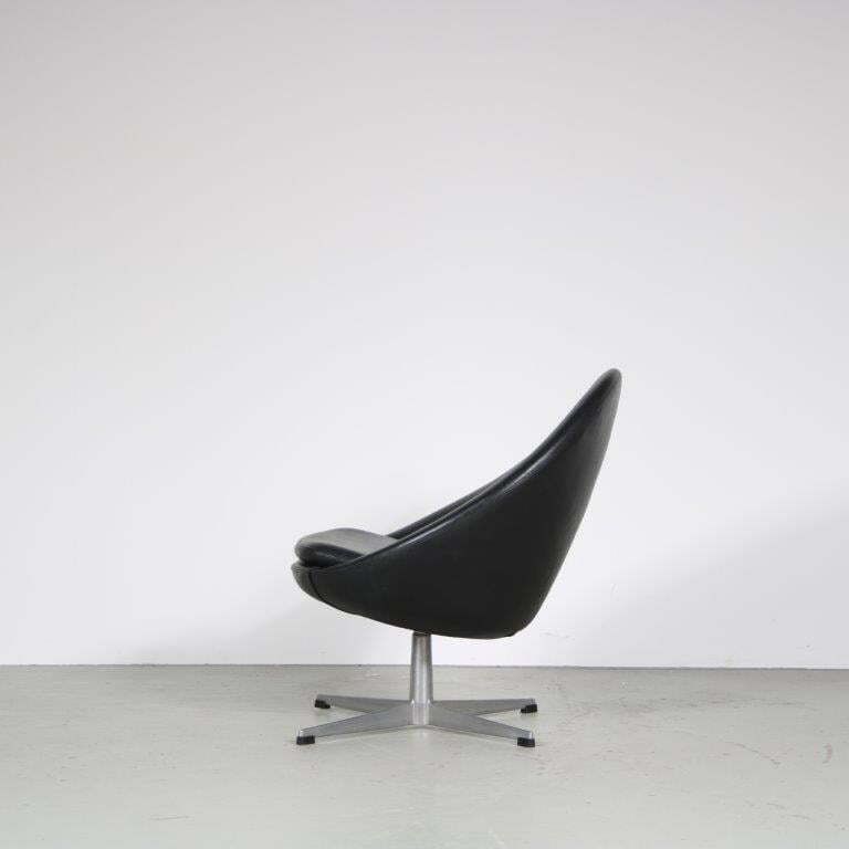 1960s “Little Egg” Chair By Pastoe, Netherlands photo for sale