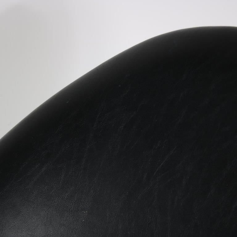 photo furniture 1960s “Little Egg” Chair By Pastoe, Netherlands