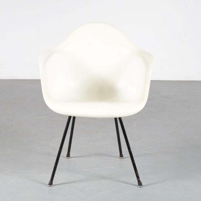 photo furniture 1950s Rare Eames Zenith Side Chair For Herman Miller, USA