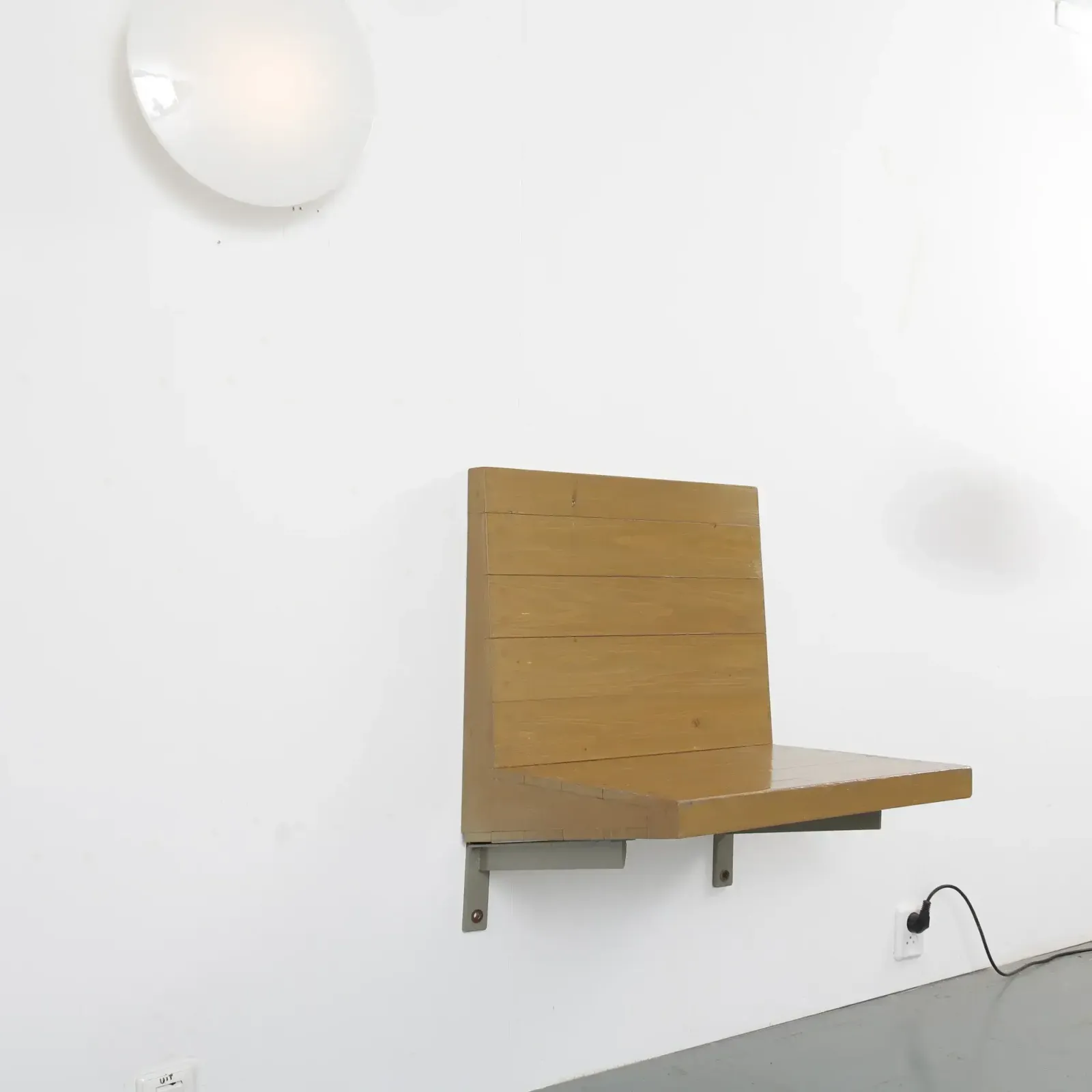 photo vintage Rare Dom Hans Van Der Laan Wall Mounted Seat, Netherlands 1970