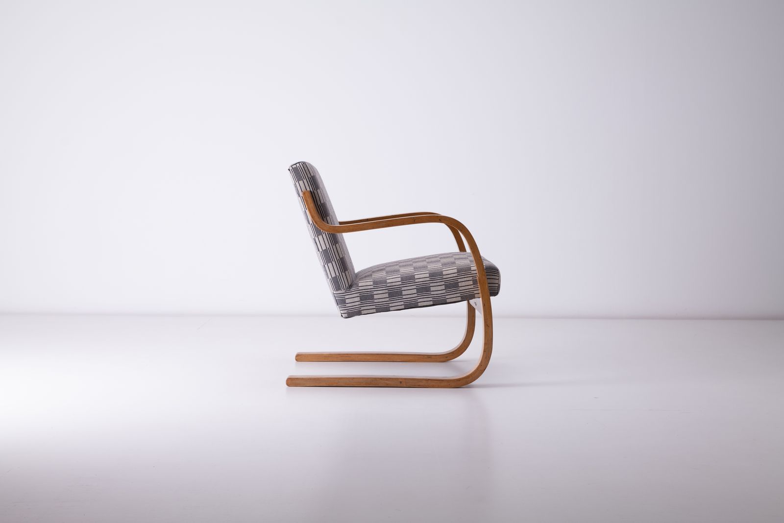 Alvar Aalto Armchair Model 34, Finmar, 1st Production 1933 photo Furniture