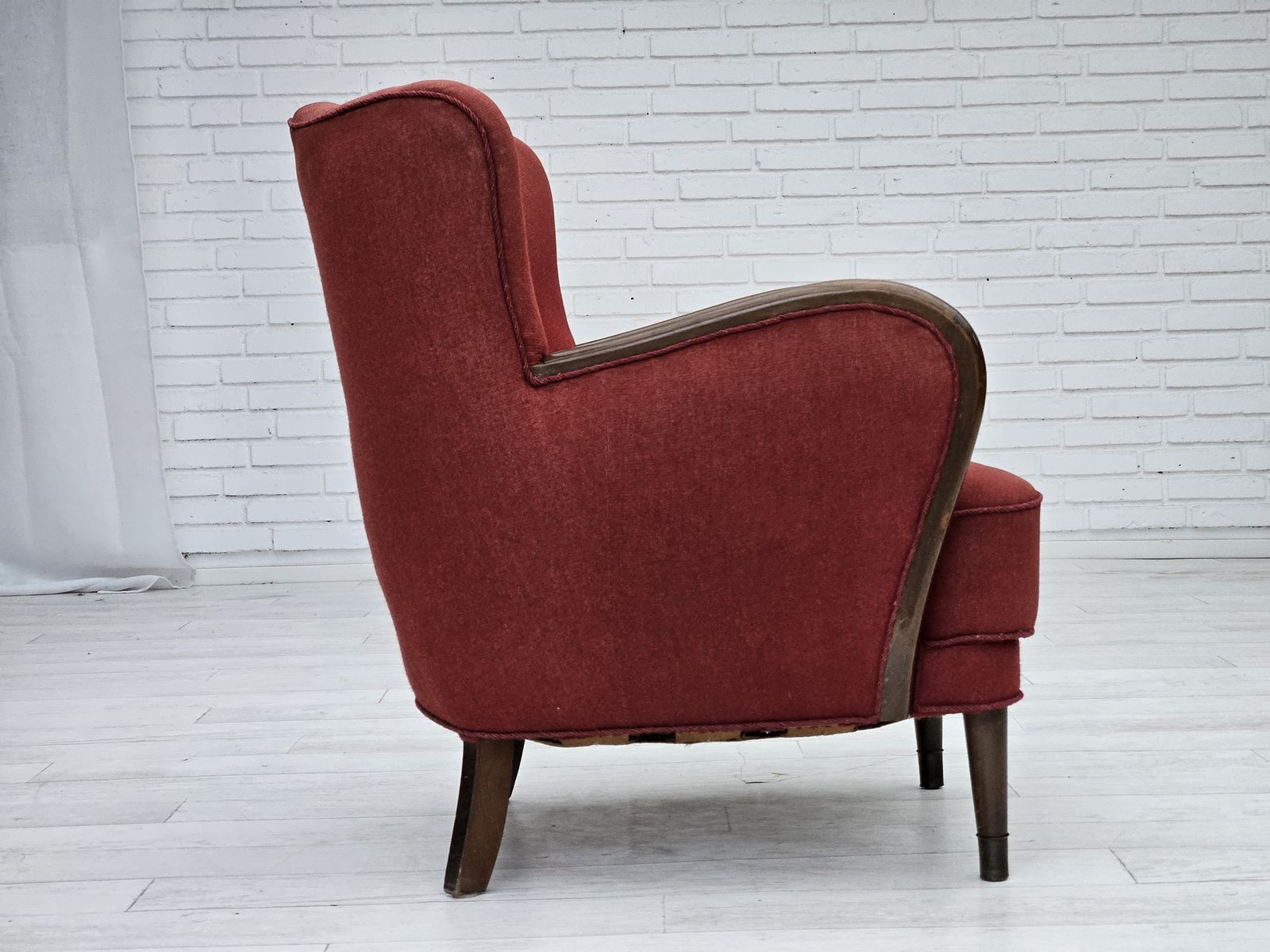 photo vintage 1960s, Danish Armchair By Alfred Christensen, Red Furniture Wool Fabric, Original Condition.