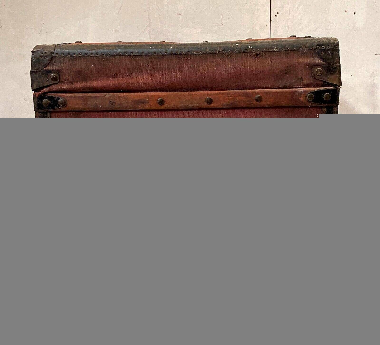 Travel Trunk In Wood And Wrought Iron 20th Century photo 242.25